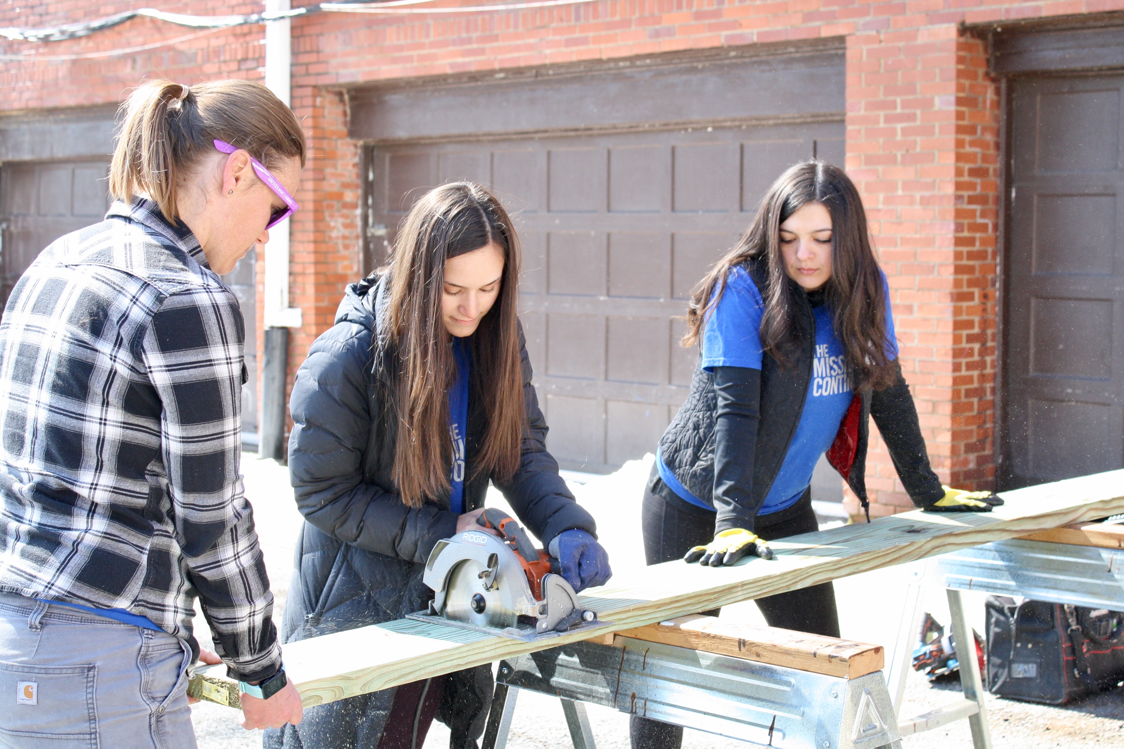 In honor of Women's History Month, Pittsburgh platoons came together for an all-woman service project at Center of Life is a community empowerment organization in Hazelwood that offers academic, music and sports programming.