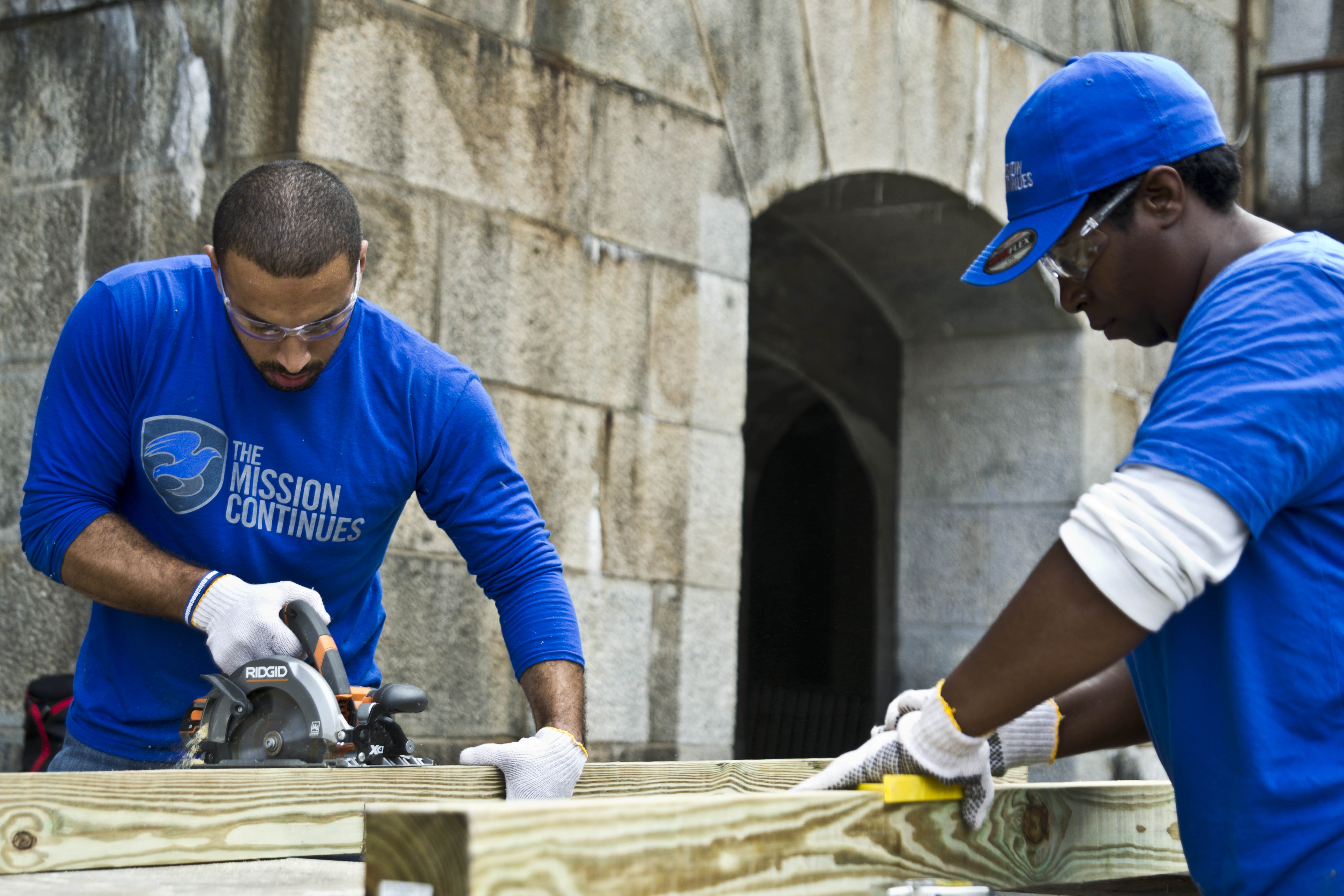 Platoon members construct benches at Ft. Wadsworth, September 11, 2015.